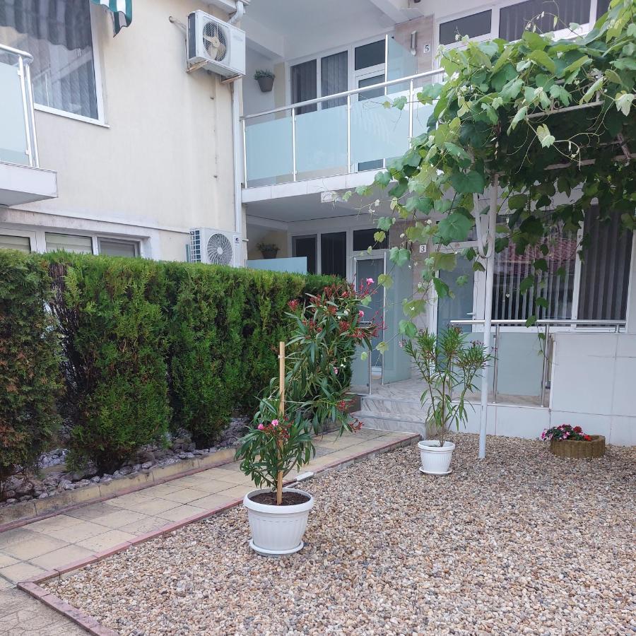 Guest House Desi - Къща За Гости Деси Balchik Esterno foto