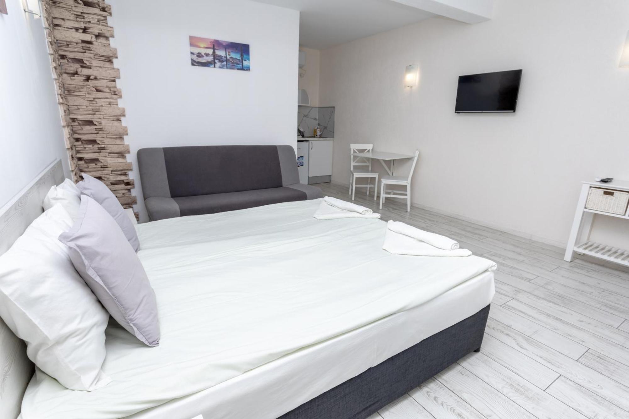 Guest House Desi - Къща За Гости Деси Balchik Esterno foto
