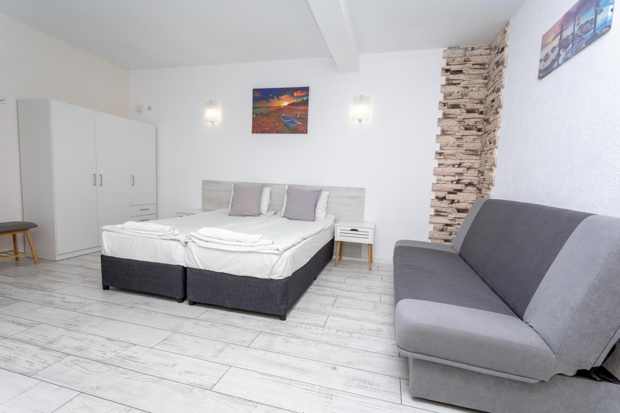 Guest House Desi - Къща За Гости Деси Balchik Esterno foto
