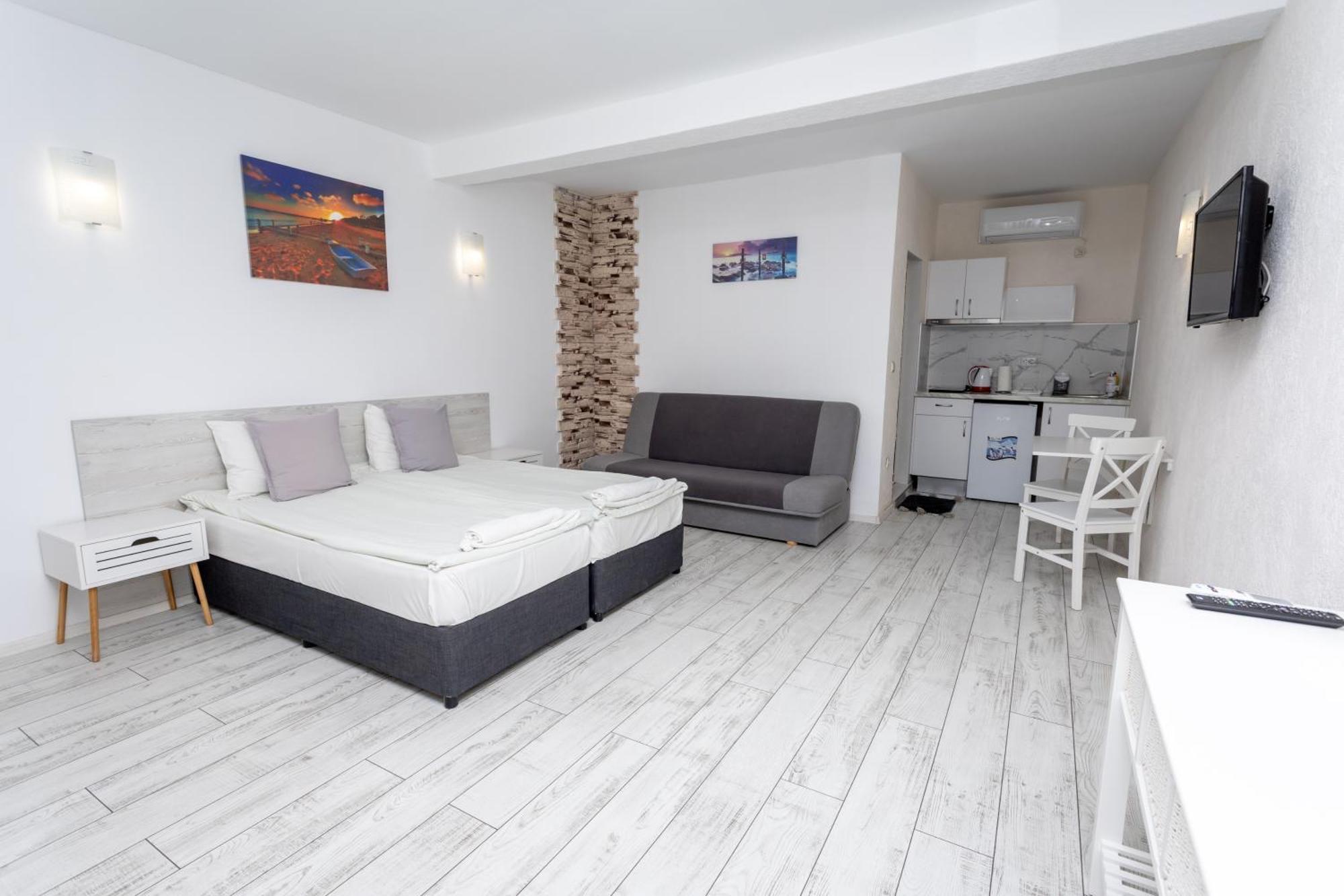 Guest House Desi - Къща За Гости Деси Balchik Esterno foto