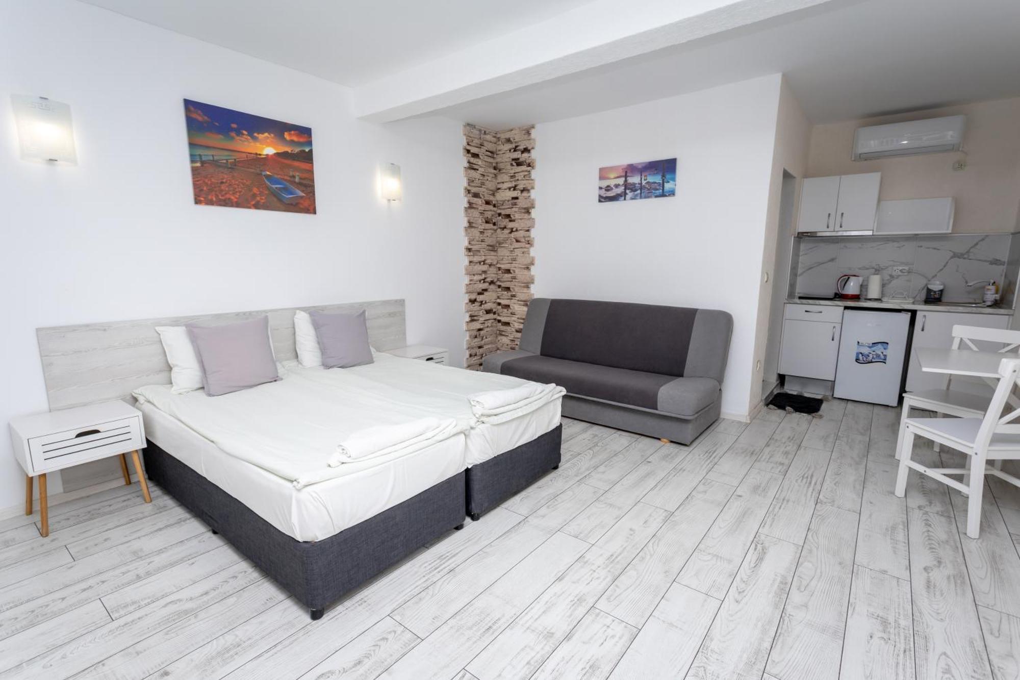 Guest House Desi - Къща За Гости Деси Balchik Esterno foto
